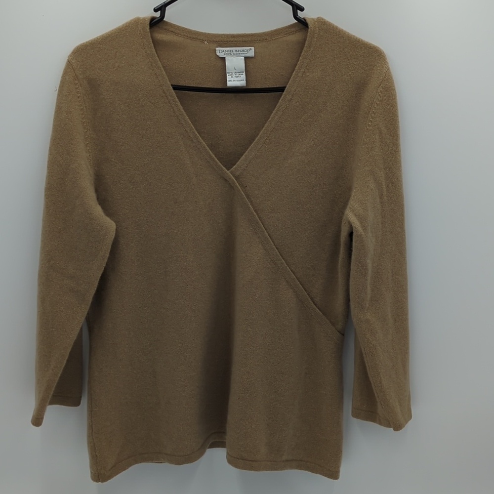 Daniel Bishop 100% Cashmere Sweater Top Women's Large Tan V-neck Lightweight